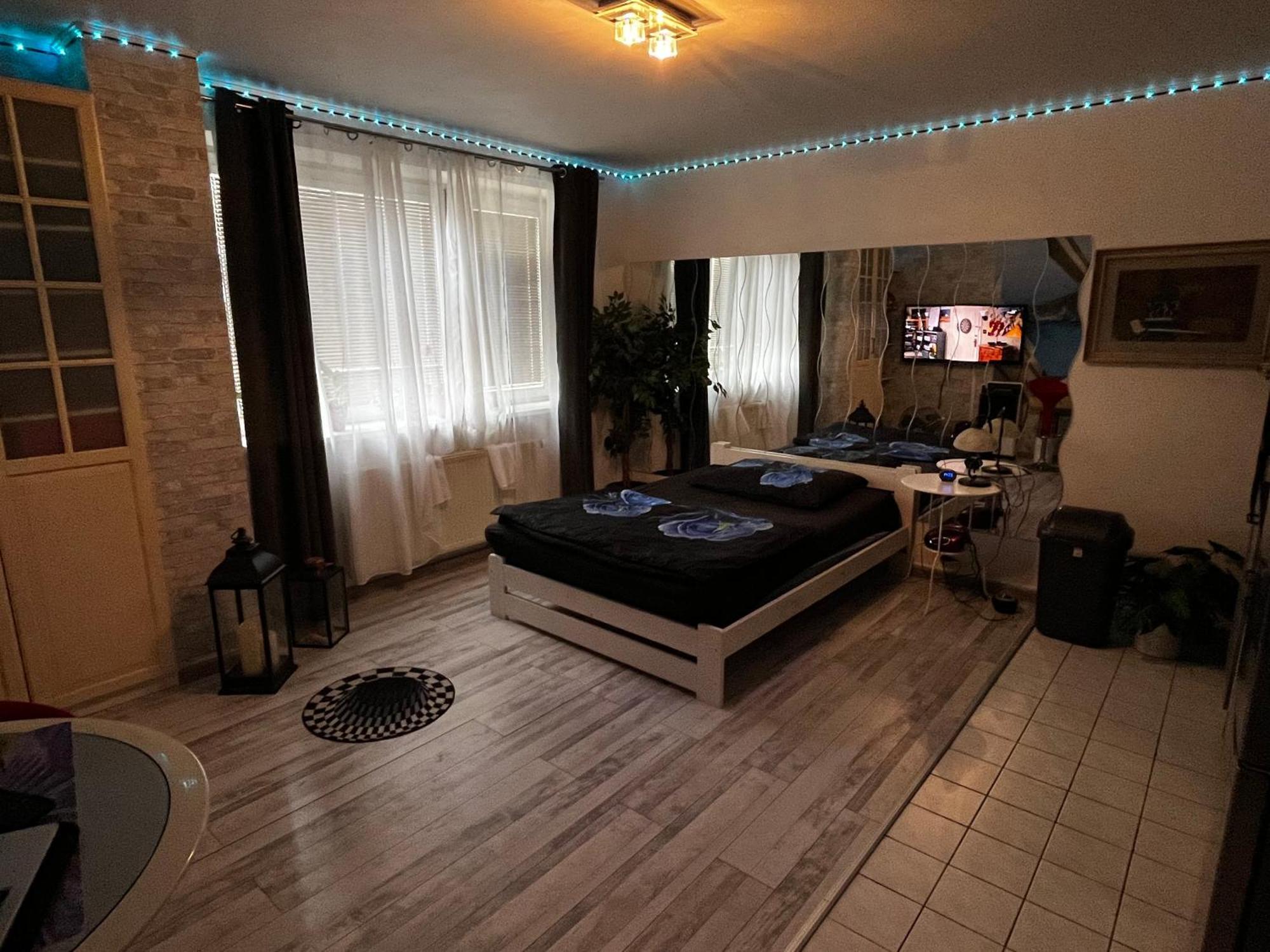 Monfas Apartment Provence In ปราก ภายนอก รูปภาพ
