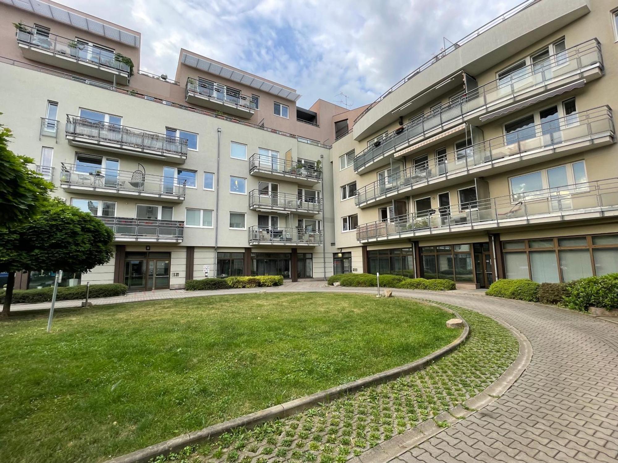 Monfas Apartment Provence In ปราก ภายนอก รูปภาพ